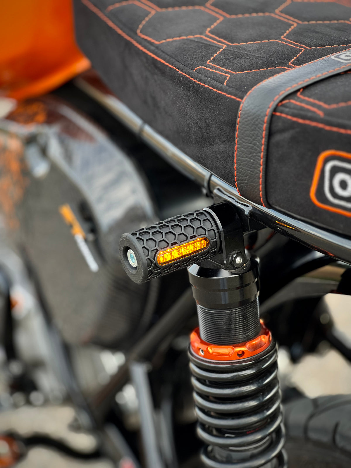 2x LED Blinker Sturzpads, schwarz + getönt, 12V Moped Blinker hinten