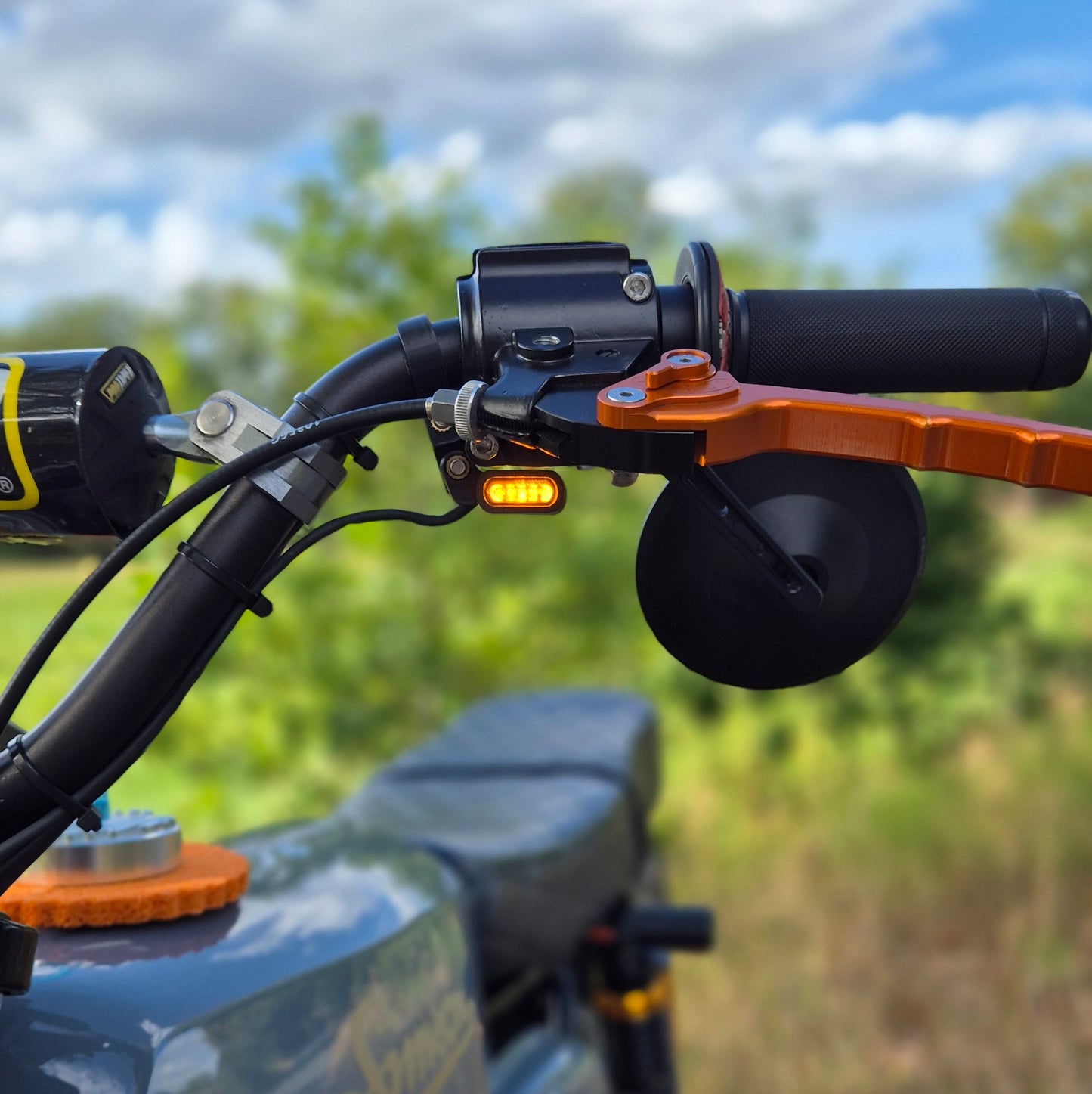 2x LED universal Lenkerblinker, schwarz + getönt, E-geprüft, 12V Blinker vorne